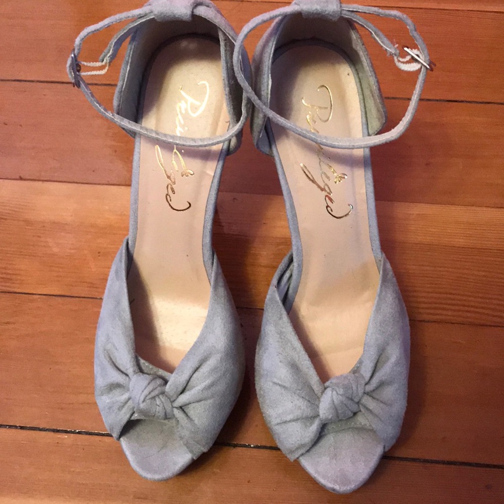 Heels - Picture 4 of 8